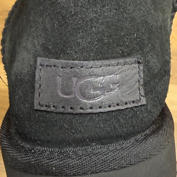 UGG Bailey Bow Short Womens 10 Black Suede Shearling Fur Lined Boots - Picture 12 of 12